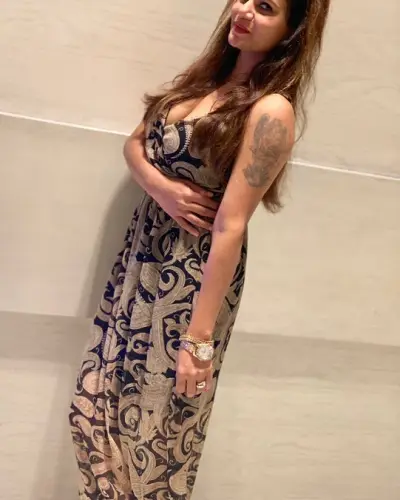Selsella Escort